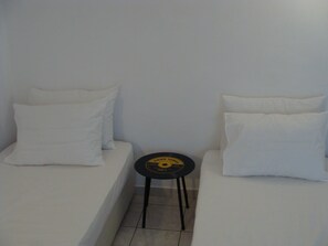 2 habitaciones, tabla de planchar con plancha y wifi gratis 