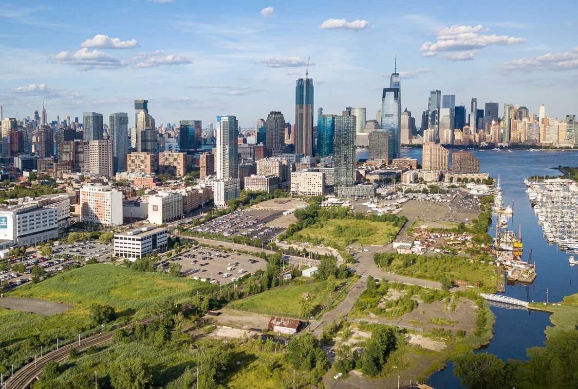 Relax and Unwind! Pet-Friendly Property, Minutes to Meadowlands Outlet Mall!