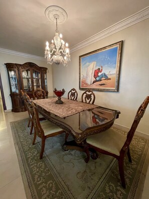 Dining - Lovely 4 Bedroom apt in Downtown Santo Domingo (Santo Domingo)