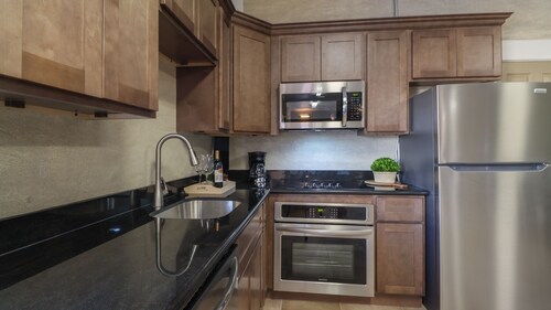 COTTAGE IN BILOXI'S ENTERTAINMENT DISTRICT