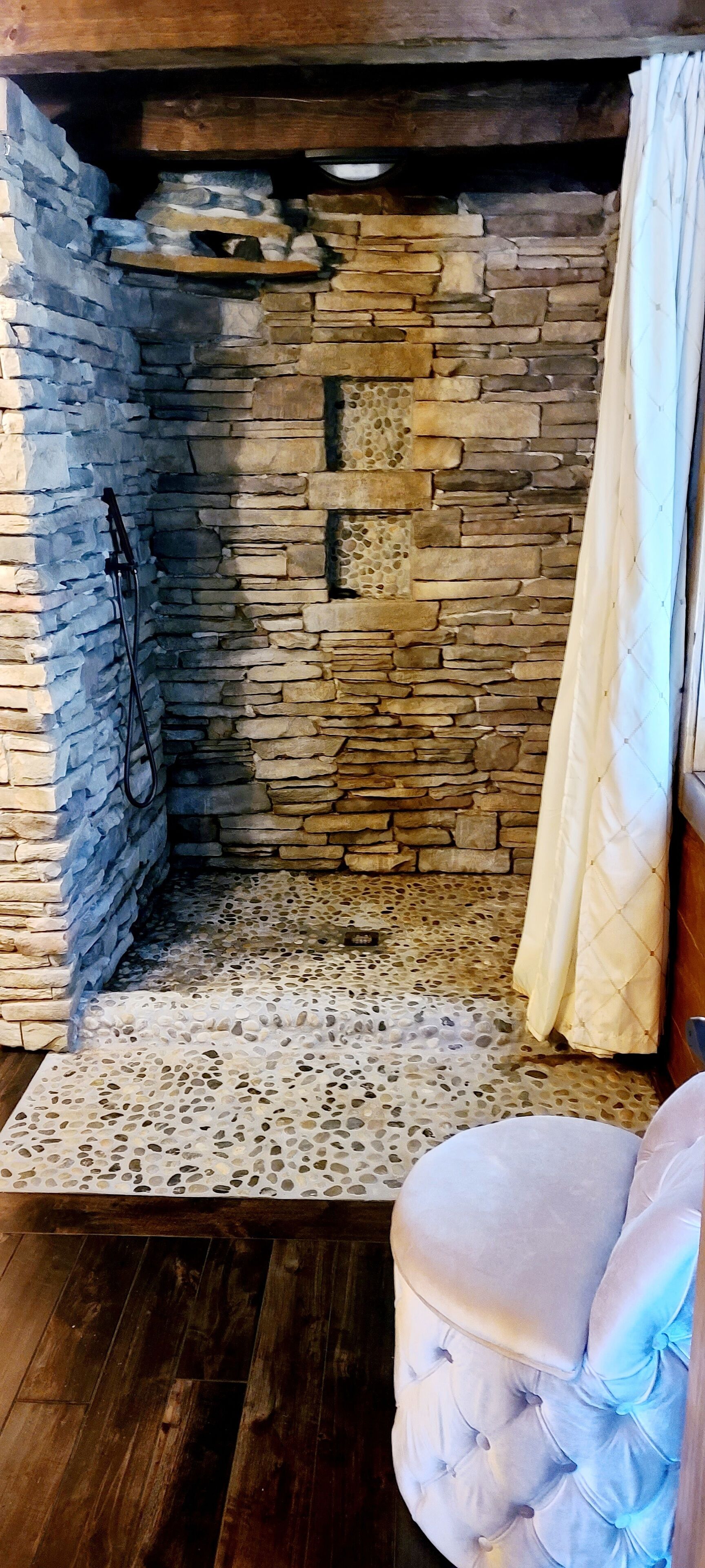 Beautiful and Secluded Private Mountain Retreat