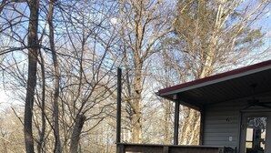 Exterior detail - Experience comfort near all Pigeon Forge attractions, just a 6-min drive away (Pigeon Forge)