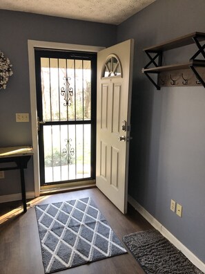 Interior - Experience comfort near all Pigeon Forge attractions, just a 6-min drive away (Pigeon Forge)