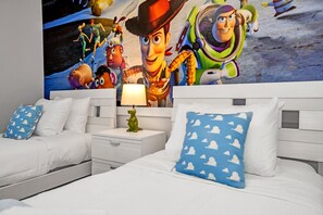 House (Multiple Bedrooms) | 7 bedrooms, laptop workspace, iron/ironing board, WiFi - Beautiful Contemporary Decor With Themed Rooms, Game Room and Theater (Kissimmee)