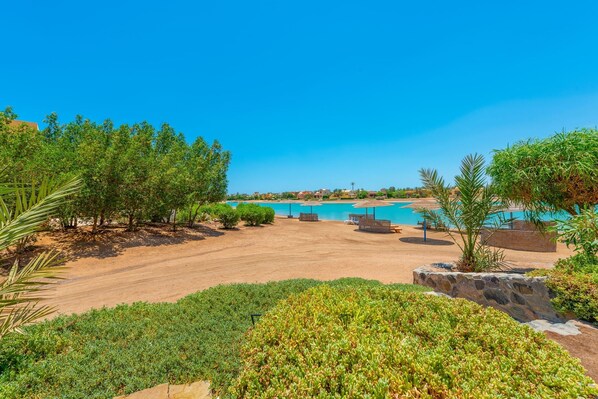 Departamento | 2 habitaciones y tabla de planchar con plancha