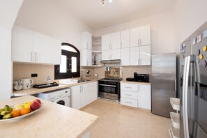 Villa | 4 bedrooms, WiFi