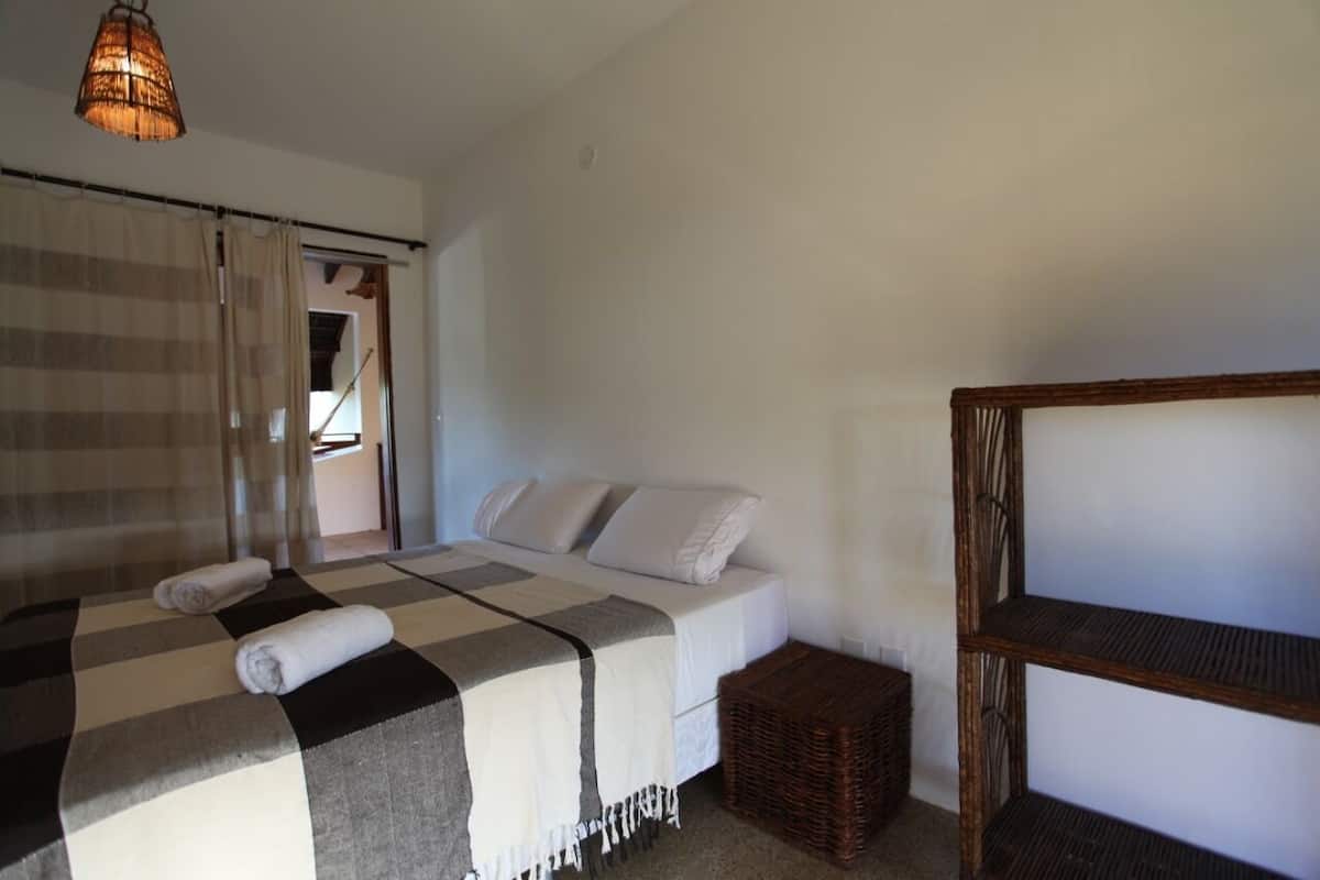 Wifi gratis y ropa de cama