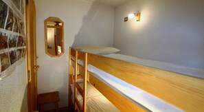 2 室のベッドルーム、WiFi