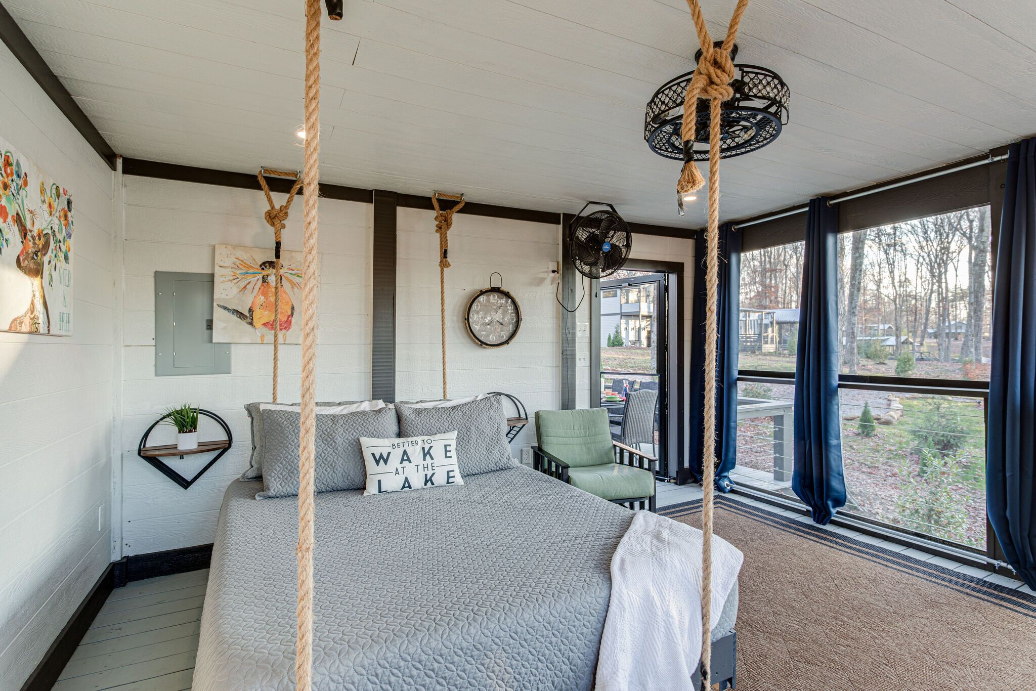 Lakeside Tiny House on the lake, in the mountains