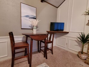 In-room dining - Butterfield Inn Main Street Cottages (Fort Davis)