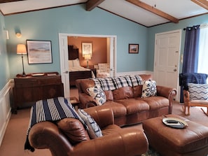 Family Apartment, 3 Bedrooms, Fireplace, Courtyard View | Living area | 32-inch flat-screen TV with satellite channels, fireplace