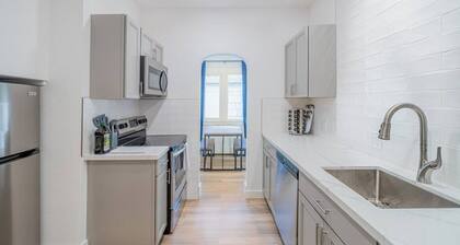 Plush 2-bed apt in Riverside Heights!