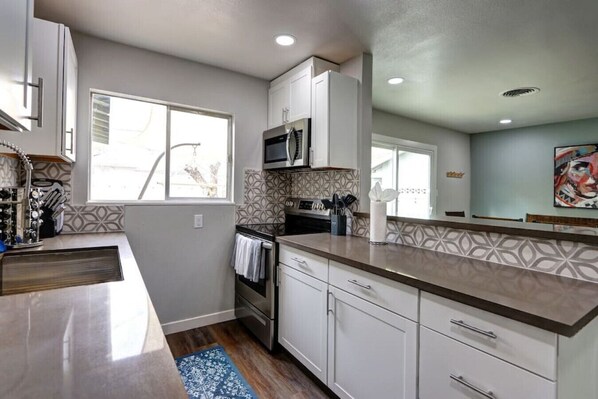 Fridge, microwave, oven, stovetop