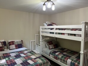2 bedrooms, travel crib, free WiFi, bed sheets