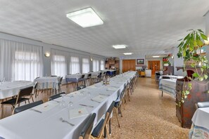 Restaurant - Hostal Rio Ara Bellosta (Fiscal)
