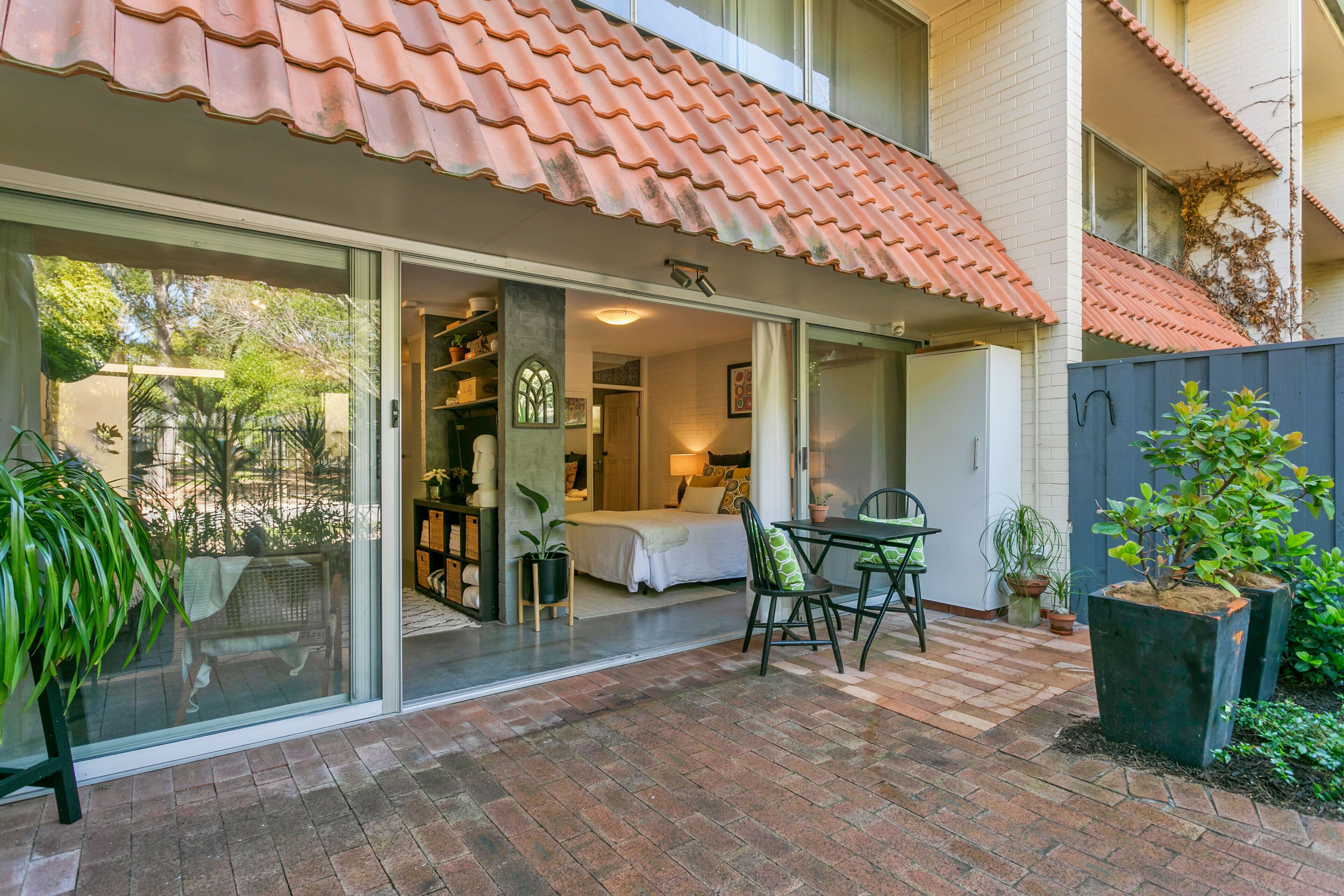 Industrial 11 - 1BRM Unit with Courtyard & Parking — image 14