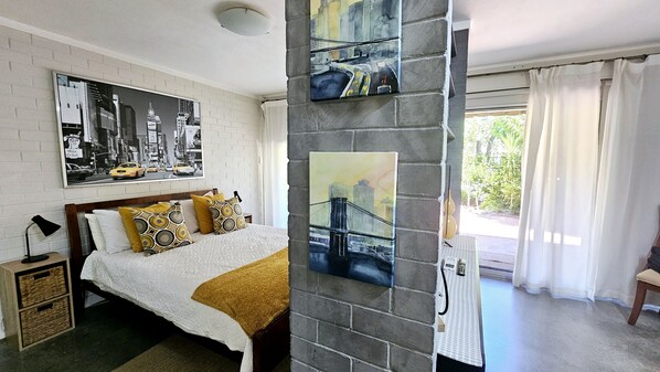 1 chambre, fer et planche à repasser, accès au Wi-Fi (inclus)