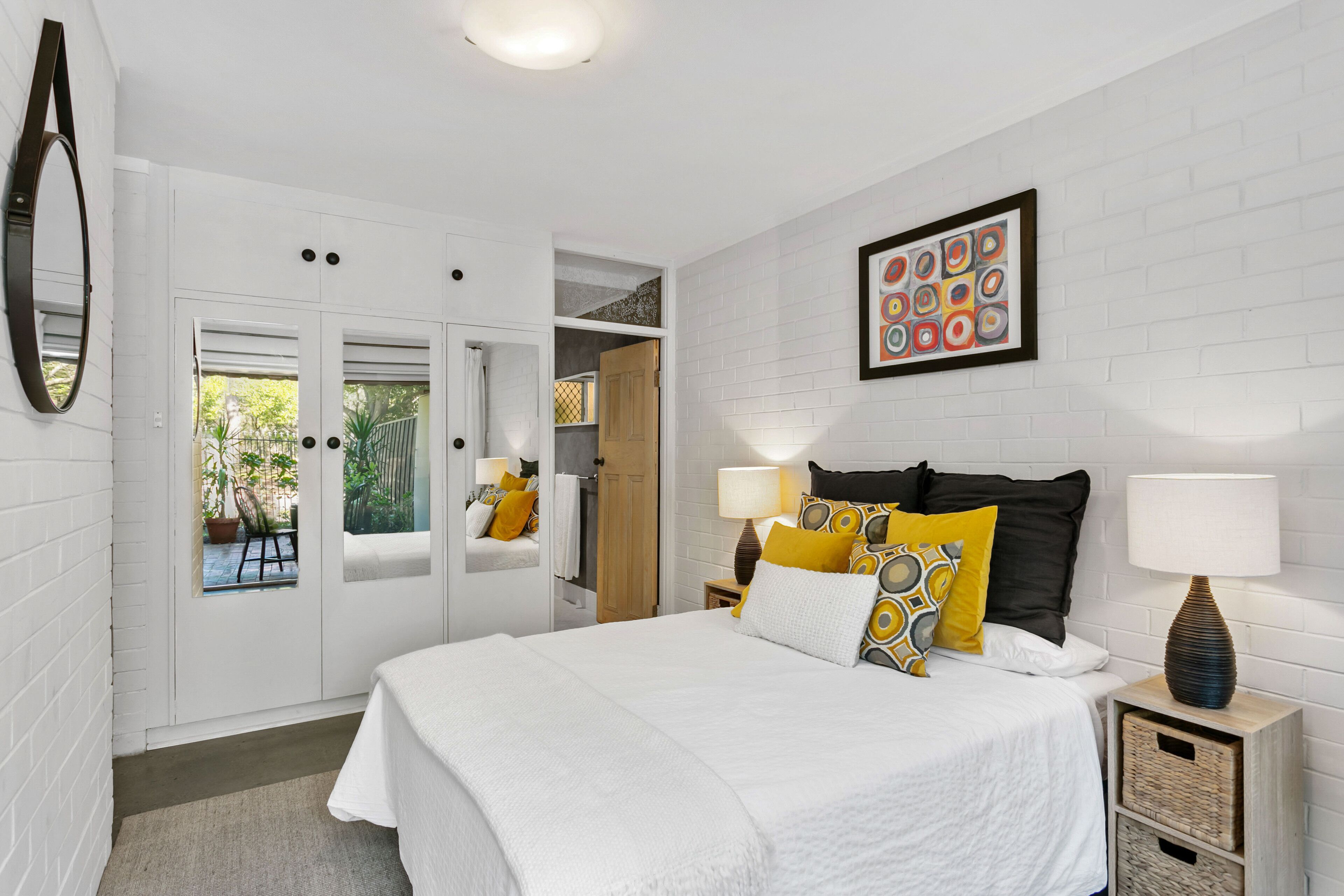 Industrial 11 - 1BRM Unit with Courtyard & Parking — image 5