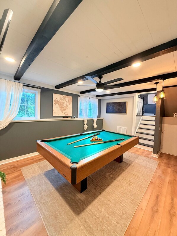 Games room - Cozy Ranch home (Raleigh)