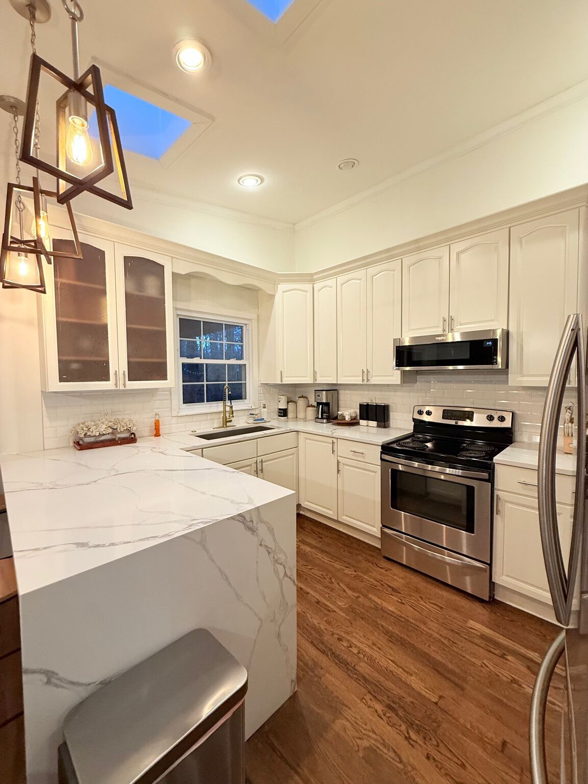 冰箱、微波炉、烤箱、炉灶