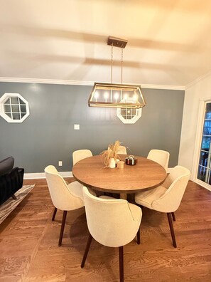 Dining - Cozy Ranch home (Raleigh)