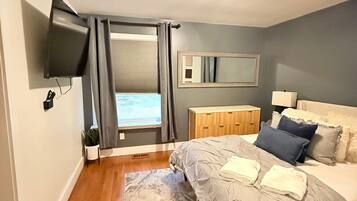 3 bedrooms, iron/ironing board, free WiFi, bed sheets