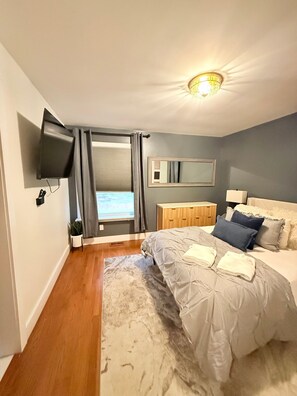 3 bedrooms, iron/ironing board, free WiFi, bed sheets - Cozy Ranch home (Raleigh)