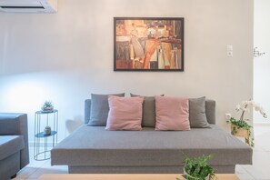 Living area - Erythros Boutique Suite By Cloudkeys (Athens)