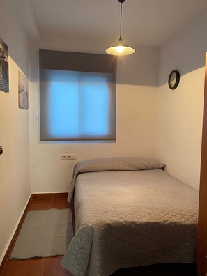 2 chambres, fer et planche à repasser, accès au Wi-Fi (inclus)