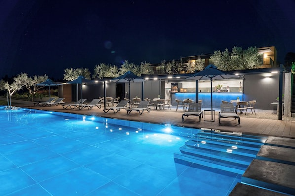 Poolside bar
