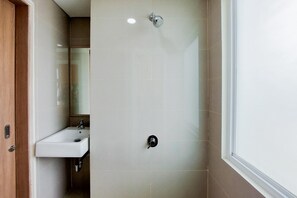 Bathroom - Comfort and Cozy Studio Apartment at B Residence (Pagedangan)