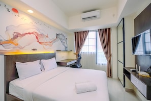 Room | 1 bedroom, free WiFi, bed sheets - Cozy Stay and Tidy Studio at Evenciio Margonda Apartment (Depok)