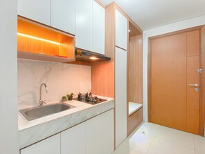 Room | Private kitchen | Fridge, stovetop, electric kettle, cookware/dishes/utensils