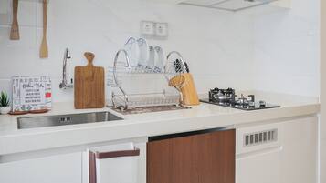 Chambre | Cuisine privée | Réfrigérateur, plaque de cuisson, bouilloire électrique