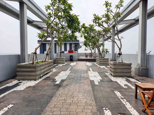 Nice and Cozy Studio at Monroe Tower Apartment