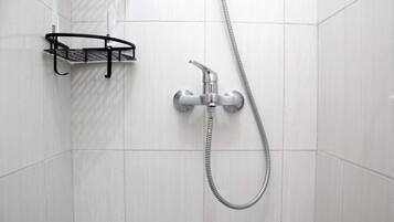 Room | Bathroom | Shower, free toiletries, towels