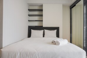 1 bedroom, free WiFi, bed sheets - Fancy and Nice Studio at West Vista Apartment (Jakarta)
