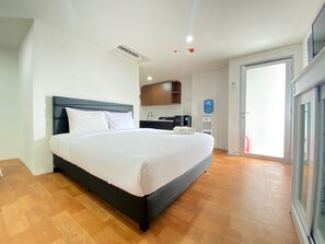 1 bedroom, bed sheets - Spacious Studio Room at Apartment Grand Asia Afrika Residence (Bandung)