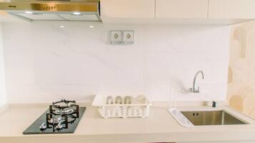 Room | Private kitchen | Fridge, stovetop, electric kettle, cookware/dishes/utensils