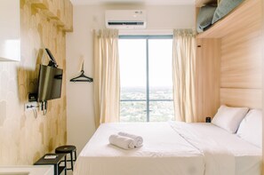 1 bedroom, free WiFi, bed sheets - Cozy and Minimalist Studio at Sky House BSD Apartment (Pagedangan)