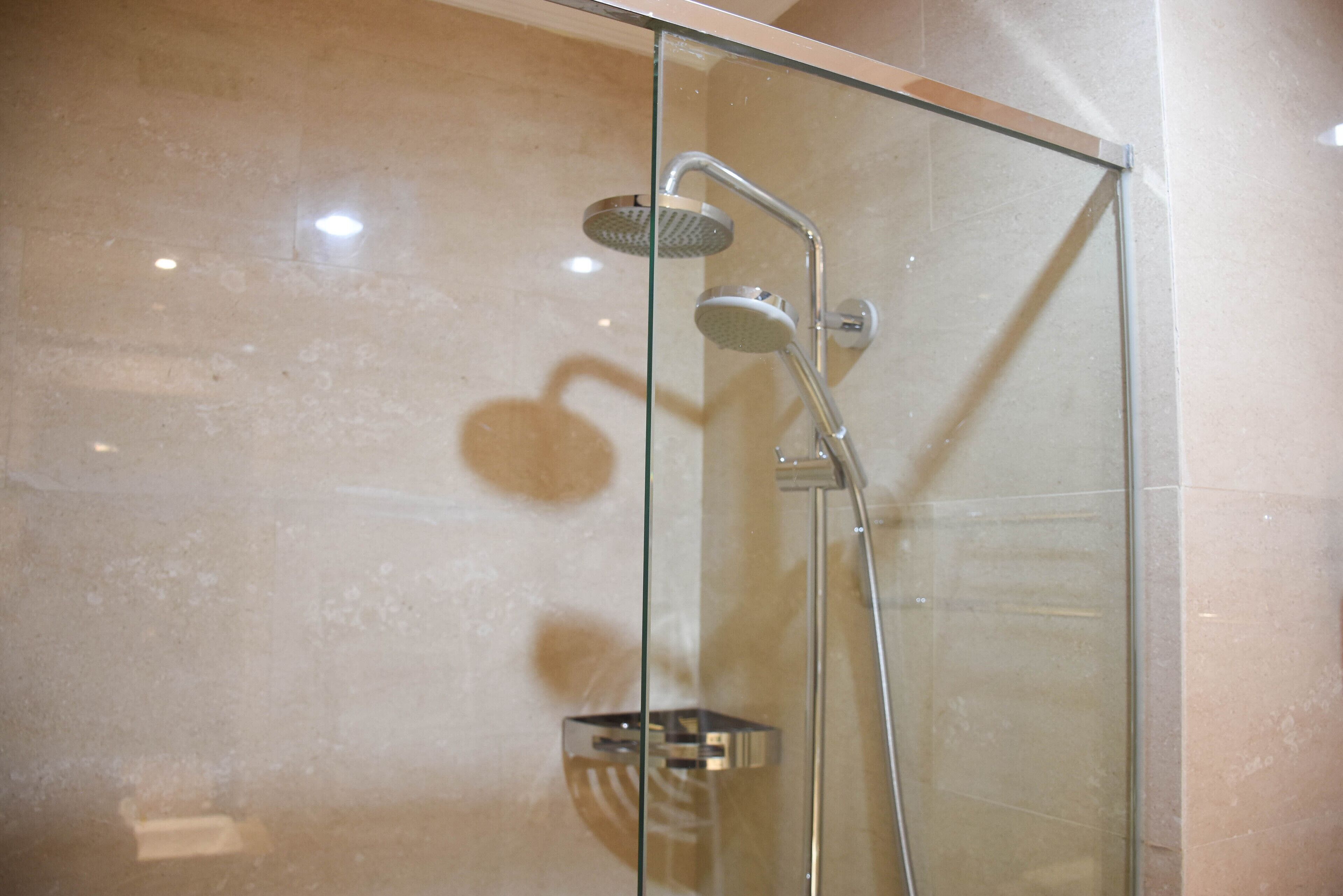 Room | Bathroom | Shower, free toiletries, towels, shampoo