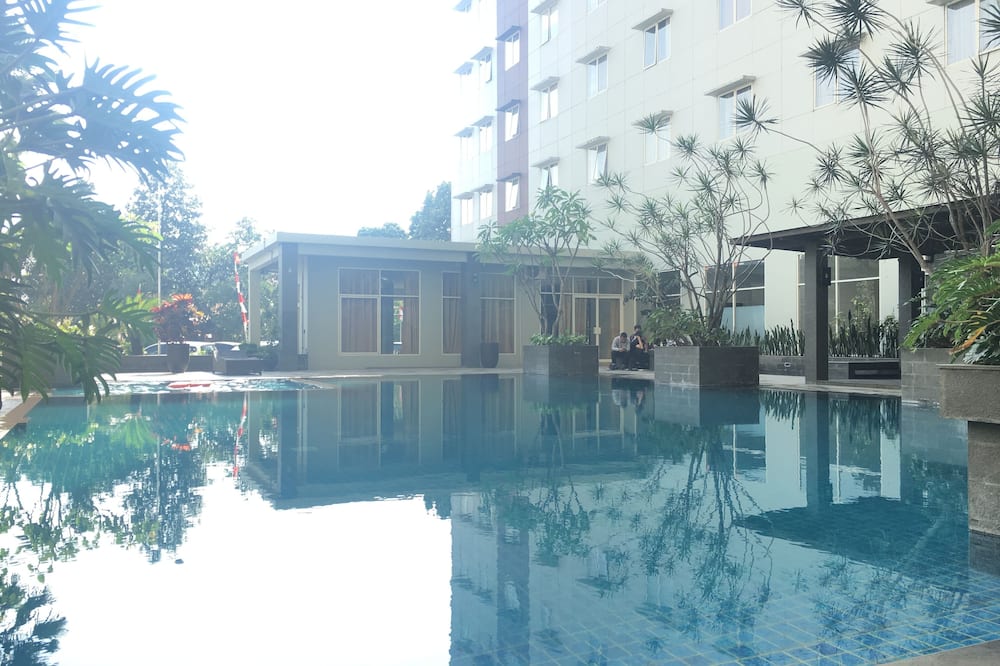 Spacious 2BR Apartment at Pinewood near JATOS