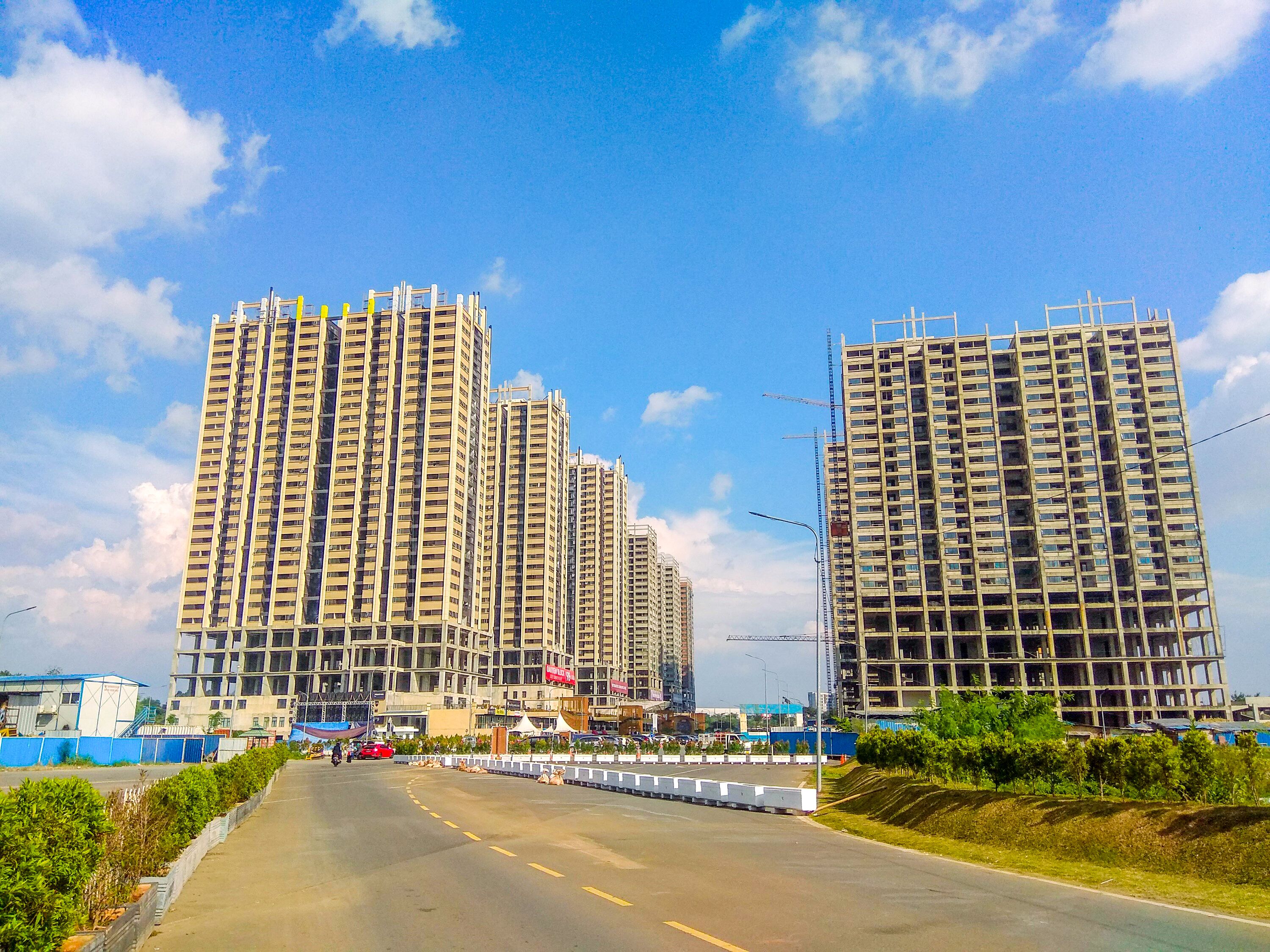 Spacious 2BR with Kitchen Room at Meikarta Apartment