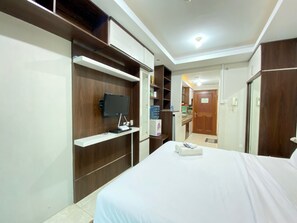 Interior - Comfy Studio Room at Galeri Ciumbuleuit 1 Apartment (Bandung)