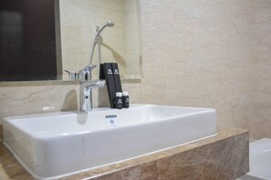Bathroom - Comfort 1BR with Room Office at Menteng Park Apartment (Jakarta)