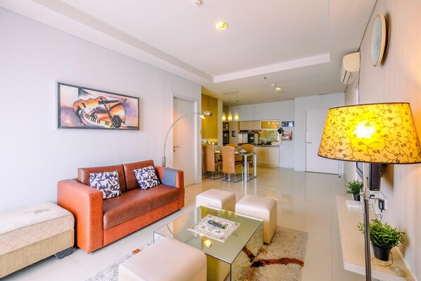Interior - Elegant 3BR + 1 Apartment with Private Lift & 80 mbps internet at The Lavande Residence (Jakarta)