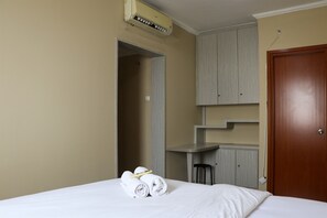 3 bedrooms, bed sheets - Comfort Living 3BR at Grand Palace Kemayoran Apartment (Jakarta)