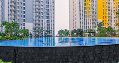 Cozy Living Studio at Springlake Summarecon Bekasi Apartment