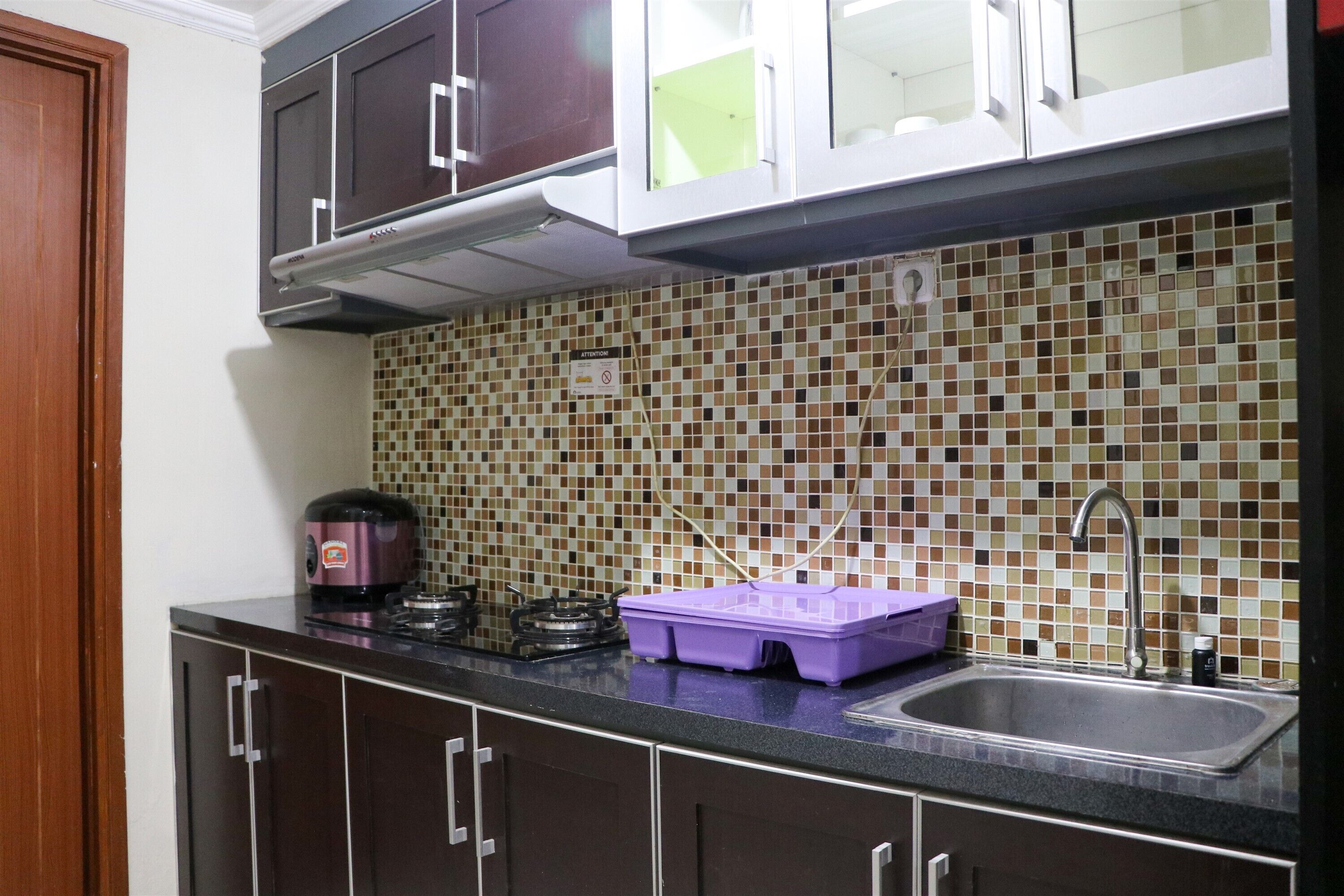 Room | Private kitchen | Fridge, stovetop, cookware/dishes/utensils