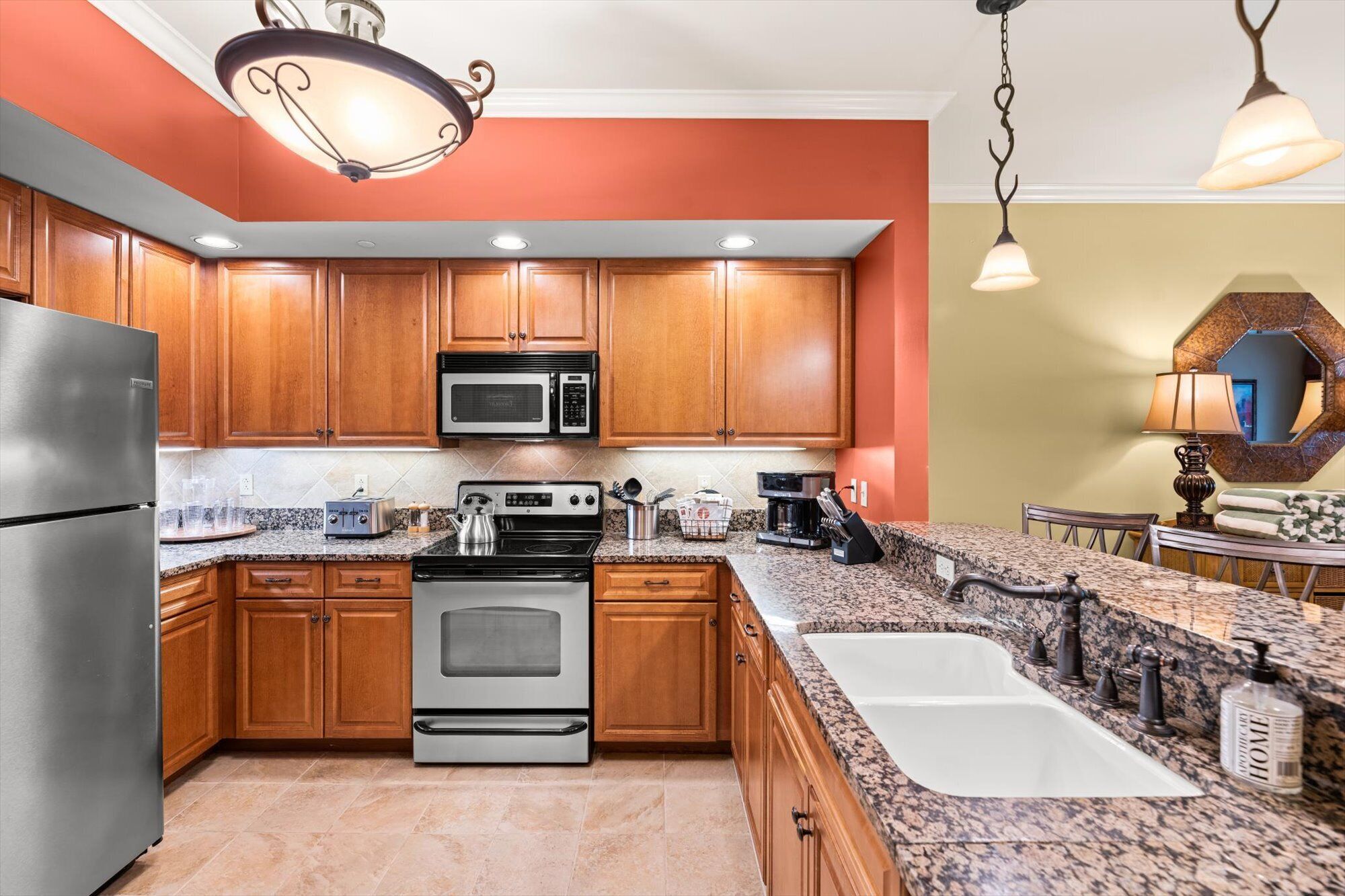 Family Friendly Condo - Prime Location - 5 mins from Dollywood - Luxury Resort